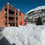 Youth Hostal *