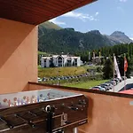 Youth Hostal *