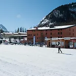 Youth Hostal *
